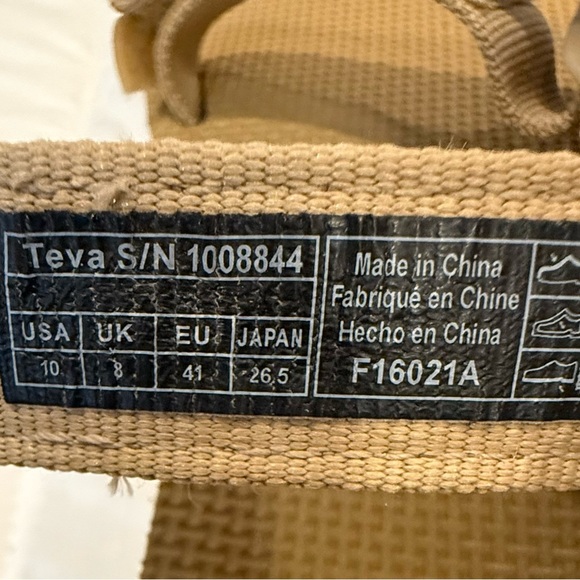 Teva Flatform Universal Sandals – Lark – Size 10 – Tan & White – 1 1/4” Platform - Picture 6 of 6